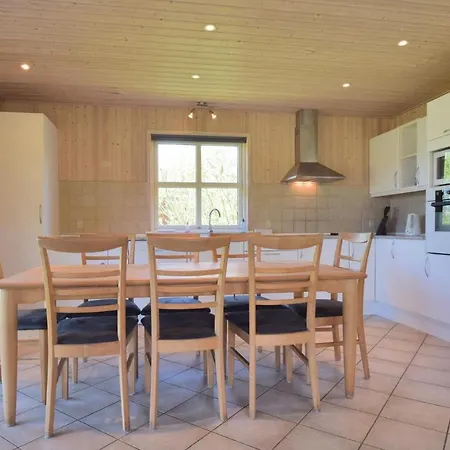 Three-bedroom Holiday In Nordenbro Vesteregn