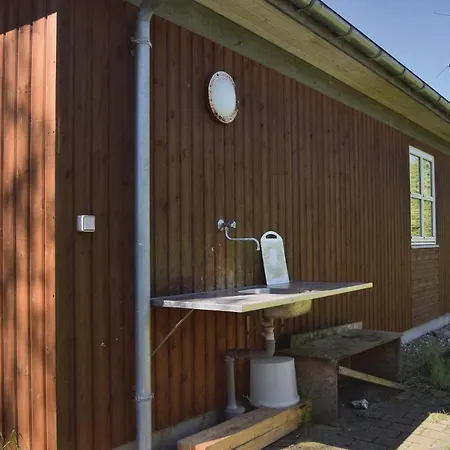 Semesterbostad Three-bedroom Holiday In *